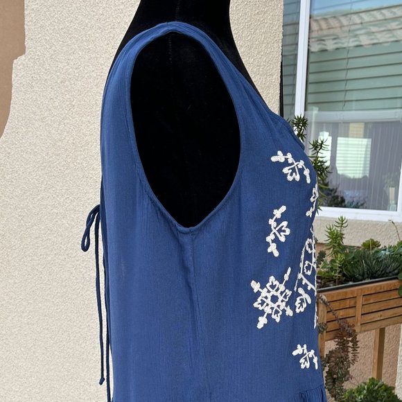Xhilaration Blue Embroidered Romper Women Size Medium - Picture 12 of 13